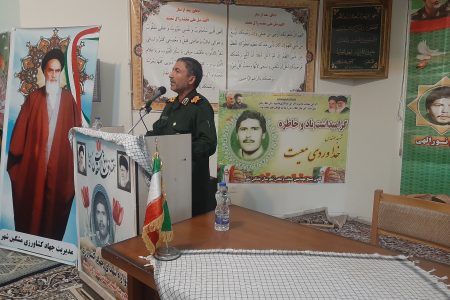 دروغ پراکنی ها دشمن در فضای مجازی چشم نسل نو را بر حقیقت پوشانده است