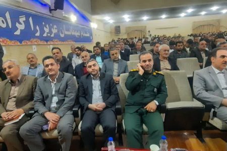 معلمان پرچمداران جهاد علمی در کشور هستند